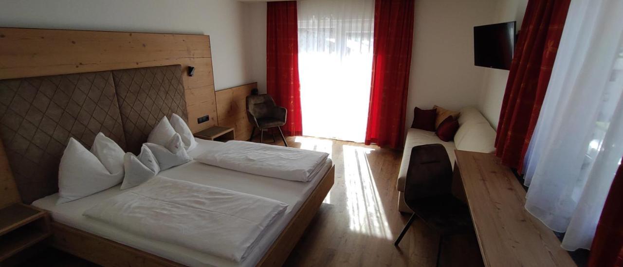 Hotel Garni Tannenhof Φλαχάου Εξωτερικό φωτογραφία